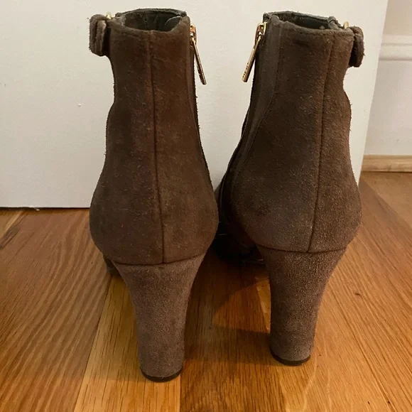 Tory Burch Brown Milan Suede Heeled Ankle Bootie - Picture 3 of 8